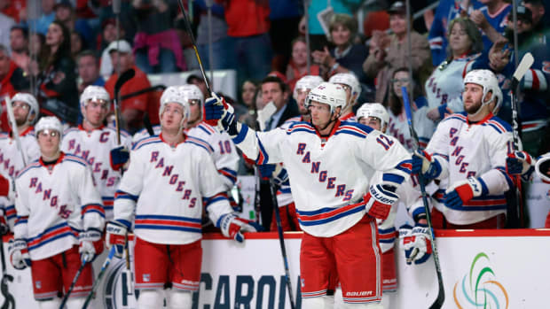 carolina-hurricanes-pay-tribute-eric-staal-rangers-return-pnc-arena.jpg